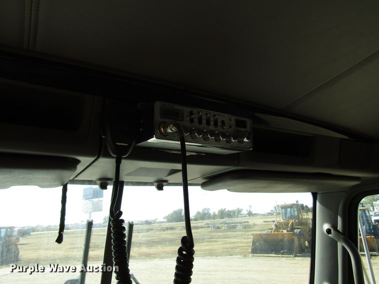 image for item DG0275 2007 Kenworth T800B winch truck