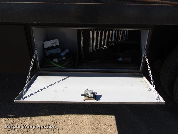 image for item DG0275 2007 Kenworth T800B winch truck