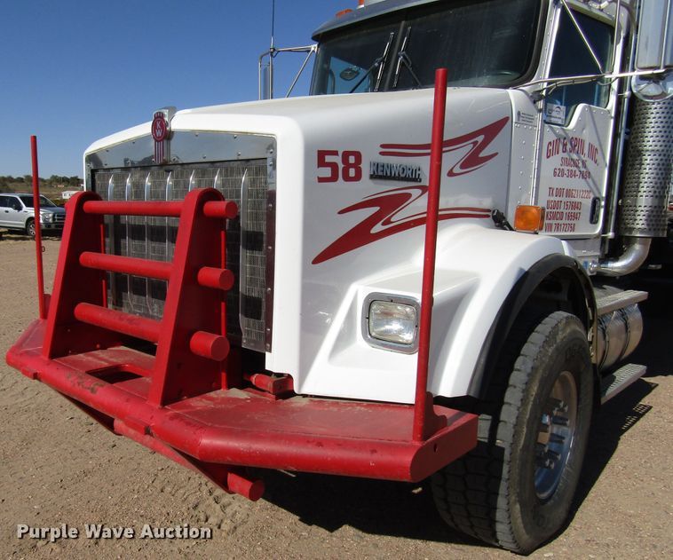 image for item DG0275 2007 Kenworth T800B winch truck