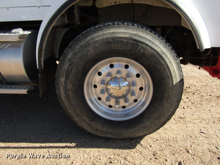 image for item DG0275 2007 Kenworth T800B winch truck