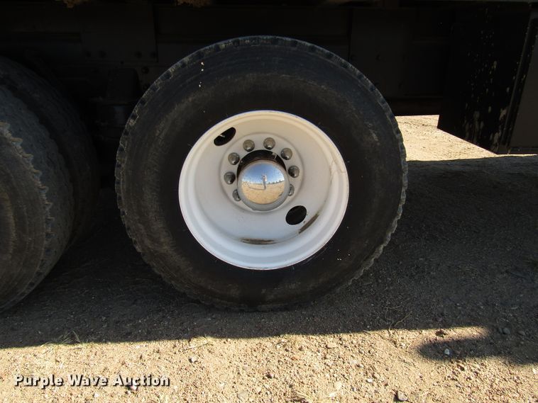 image for item DG0275 2007 Kenworth T800B winch truck