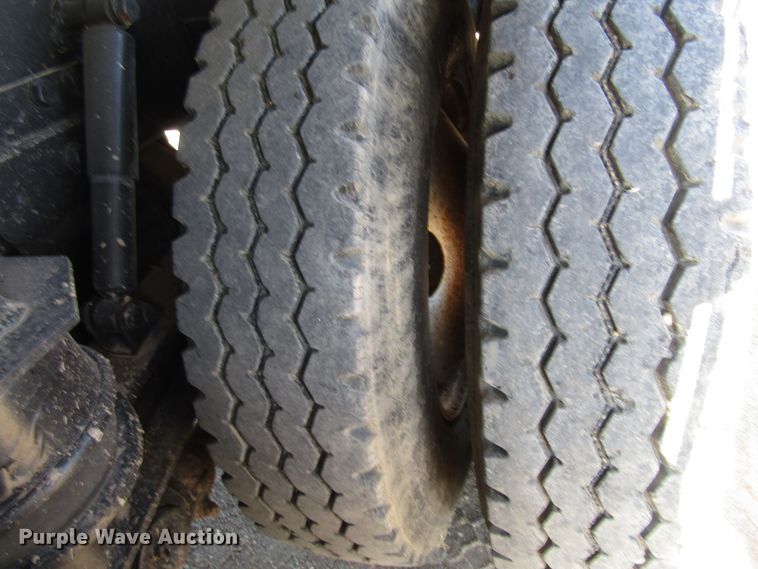 image for item DG0275 2007 Kenworth T800B winch truck