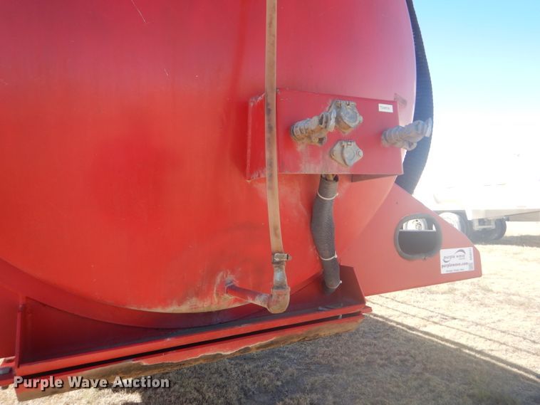 image for item DG0277 2012 Kruz SVAC-130-39 vacuum trailer