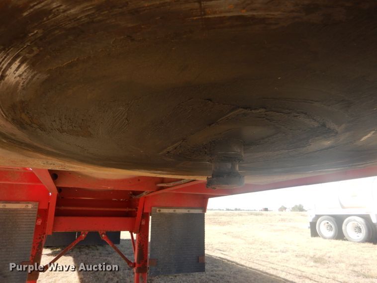 image for item DG0277 2012 Kruz SVAC-130-39 vacuum trailer