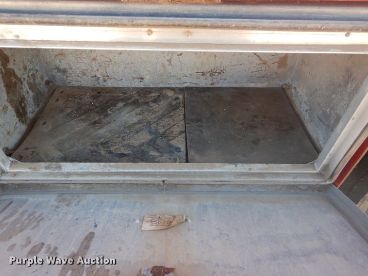 image for item DG0277 2012 Kruz SVAC-130-39 vacuum trailer