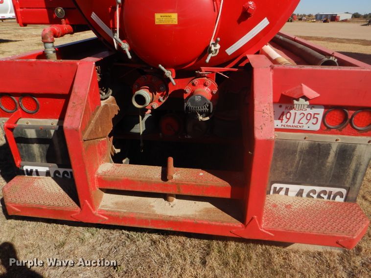 image for item DG0277 2012 Kruz SVAC-130-39 vacuum trailer