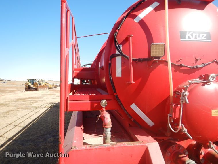 image for item DG0277 2012 Kruz SVAC-130-39 vacuum trailer