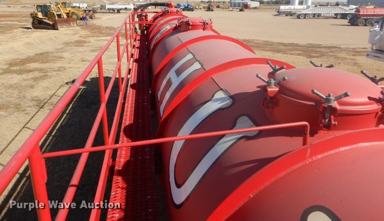 image for item DG0277 2012 Kruz SVAC-130-39 vacuum trailer