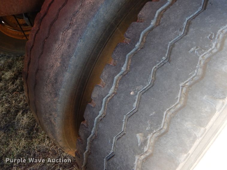 image for item DG0277 2012 Kruz SVAC-130-39 vacuum trailer