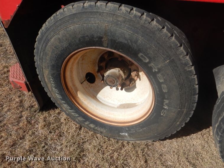 image for item DG0277 2012 Kruz SVAC-130-39 vacuum trailer