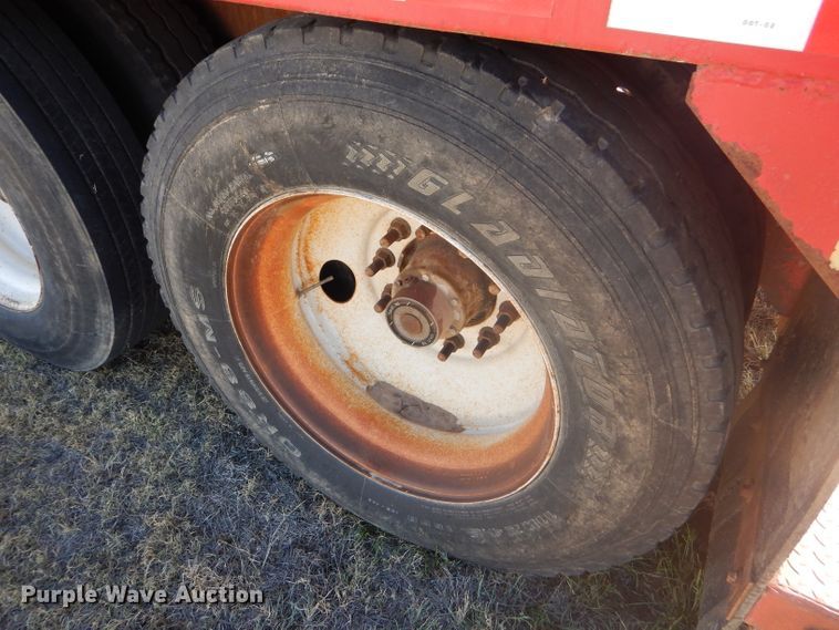 image for item DG0277 2012 Kruz SVAC-130-39 vacuum trailer