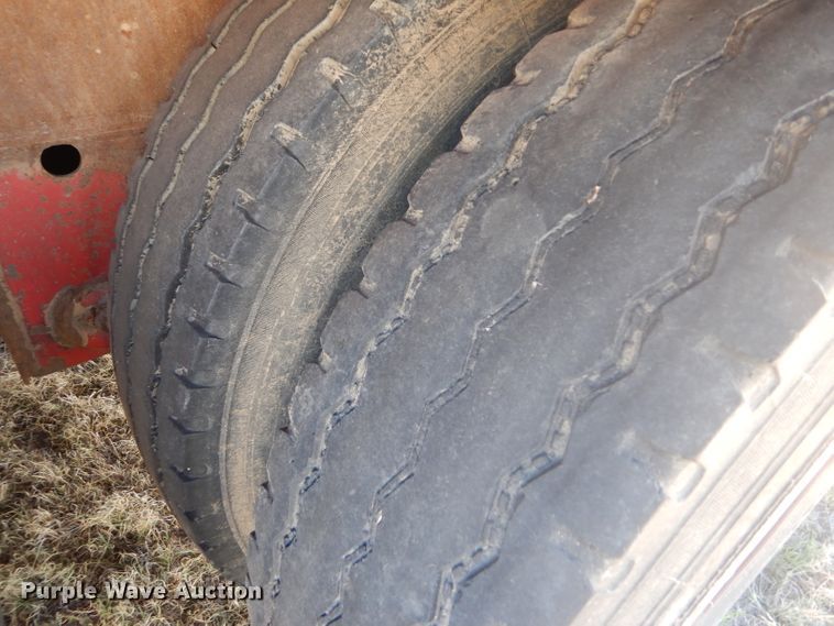 image for item DG0277 2012 Kruz SVAC-130-39 vacuum trailer