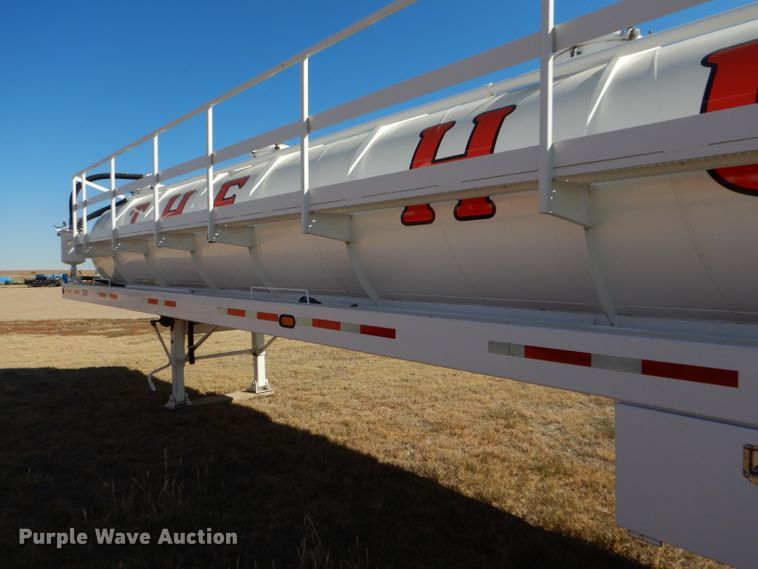 image for item DG0278 2012 Troxell vacuum trailer