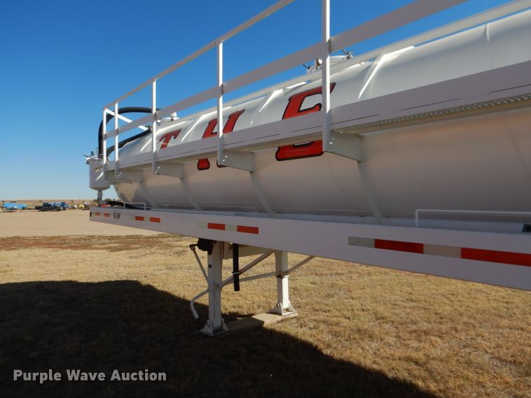 image for item DG0278 2012 Troxell vacuum trailer