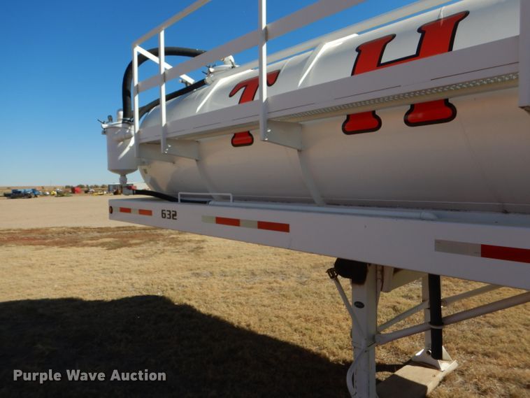 image for item DG0278 2012 Troxell vacuum trailer