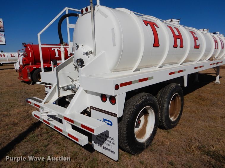 image for item DG0278 2012 Troxell vacuum trailer