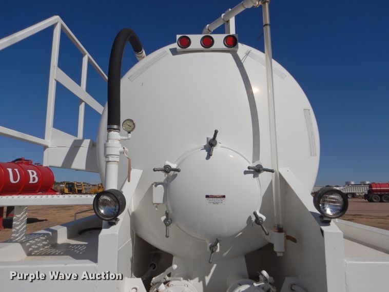 image for item DG0278 2012 Troxell vacuum trailer