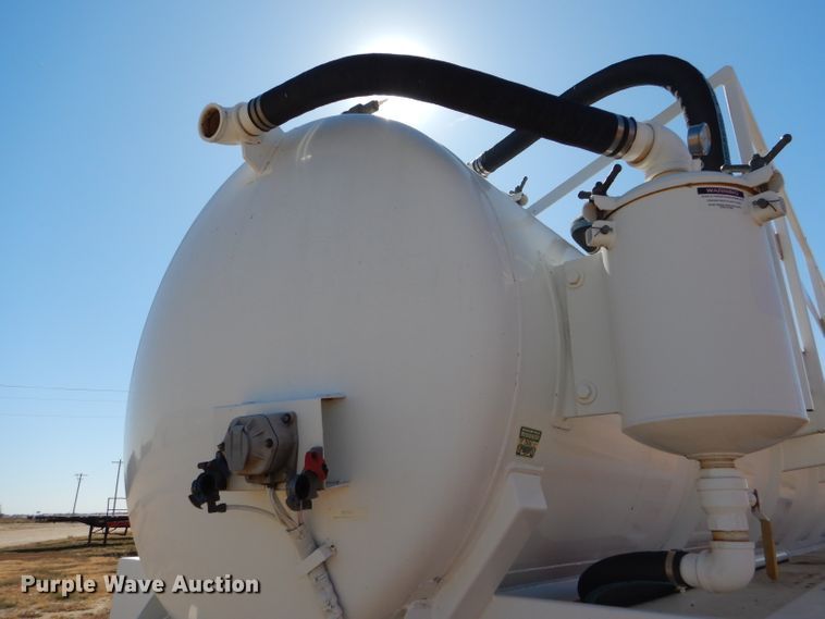 image for item DG0278 2012 Troxell vacuum trailer