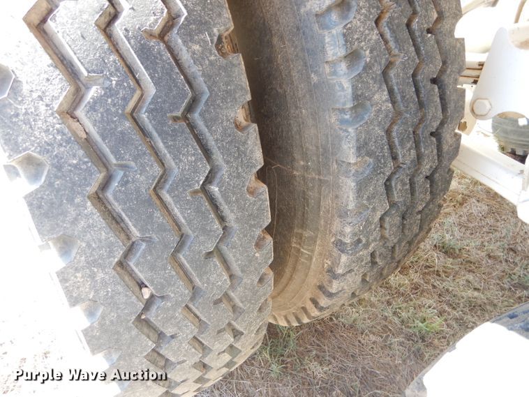 image for item DG0278 2012 Troxell vacuum trailer