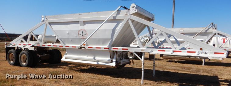 image for item DG0283 1999 Ranch bottom dump trailer