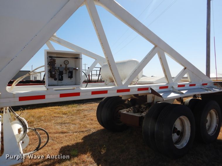 image for item DG0283 1999 Ranch bottom dump trailer