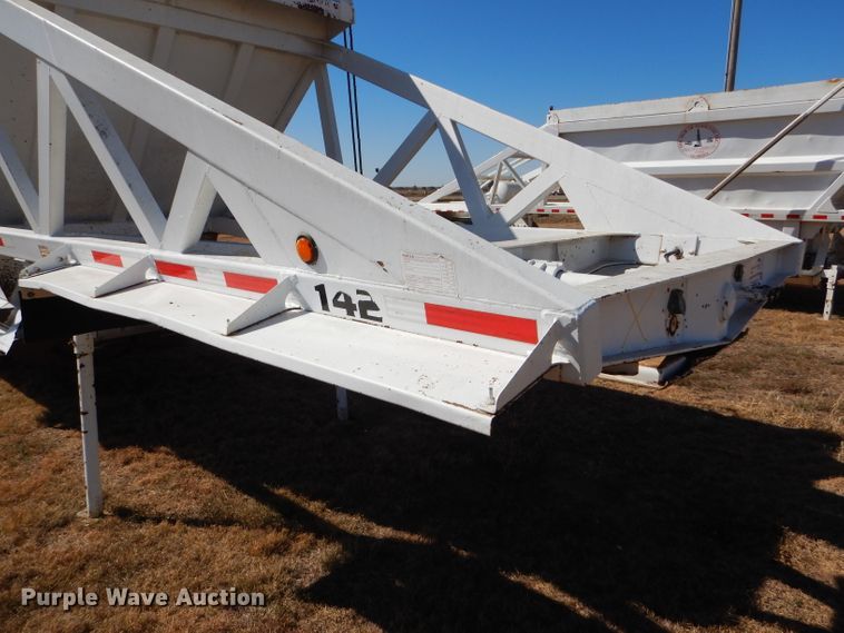 image for item DG0283 1999 Ranch bottom dump trailer