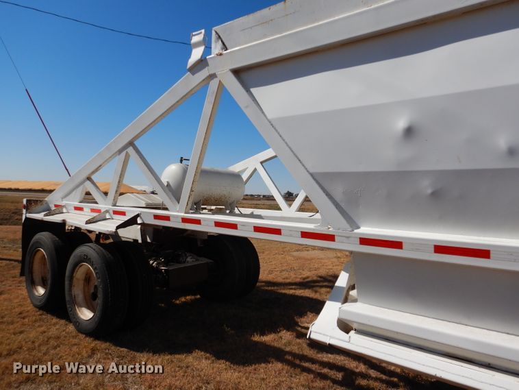 image for item DG0283 1999 Ranch bottom dump trailer