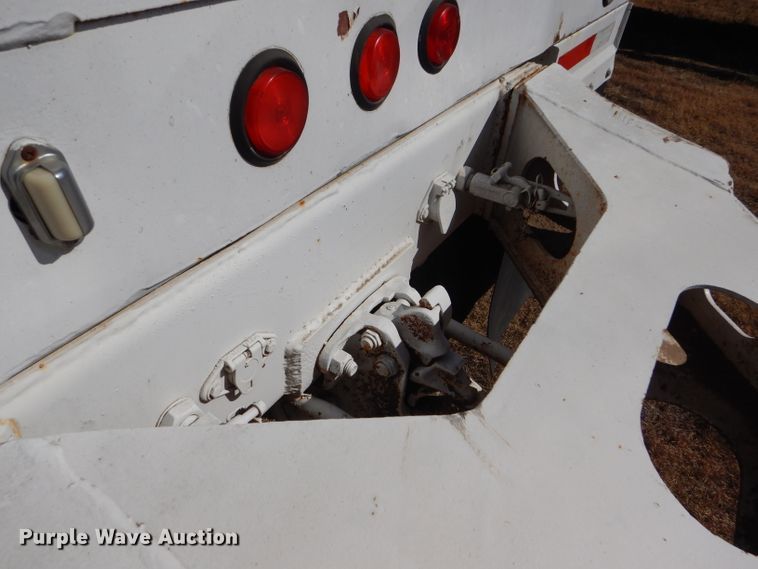 image for item DG0283 1999 Ranch bottom dump trailer