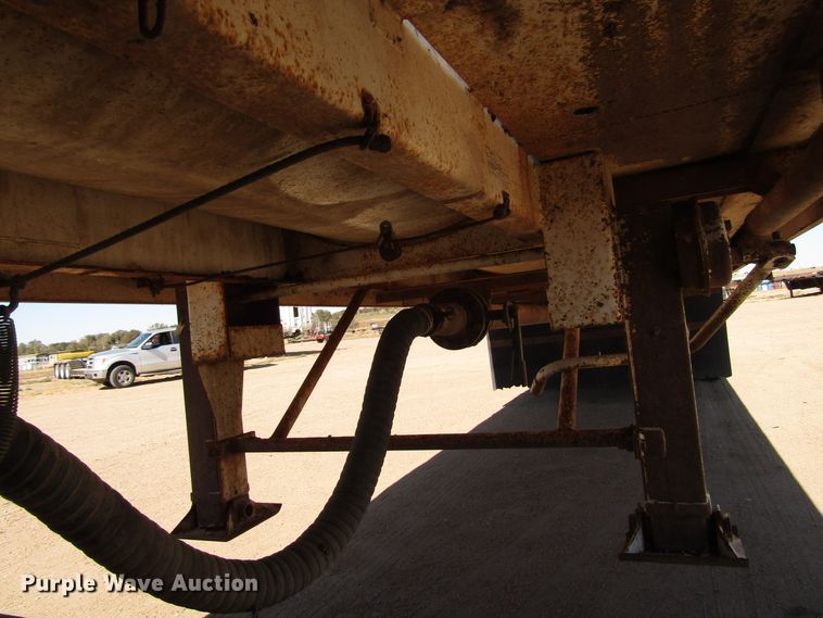 image for item DG0288 2015 KC Trailers KC130 tank trailer