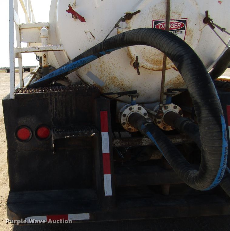 image for item DG0288 2015 KC Trailers KC130 tank trailer