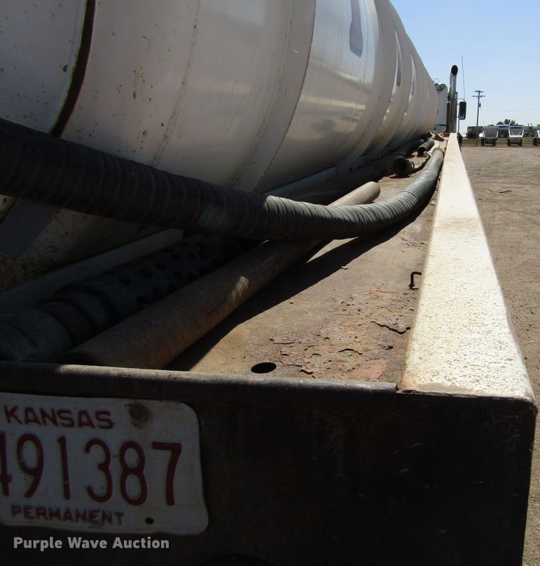 image for item DG0288 2015 KC Trailers KC130 tank trailer