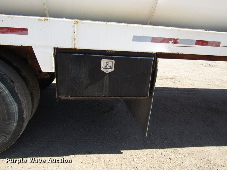 image for item DG0288 2015 KC Trailers KC130 tank trailer