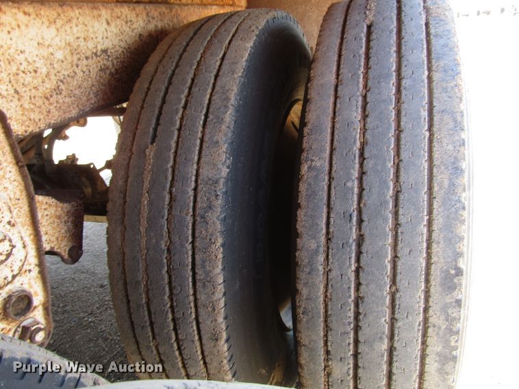 image for item DG0288 2015 KC Trailers KC130 tank trailer