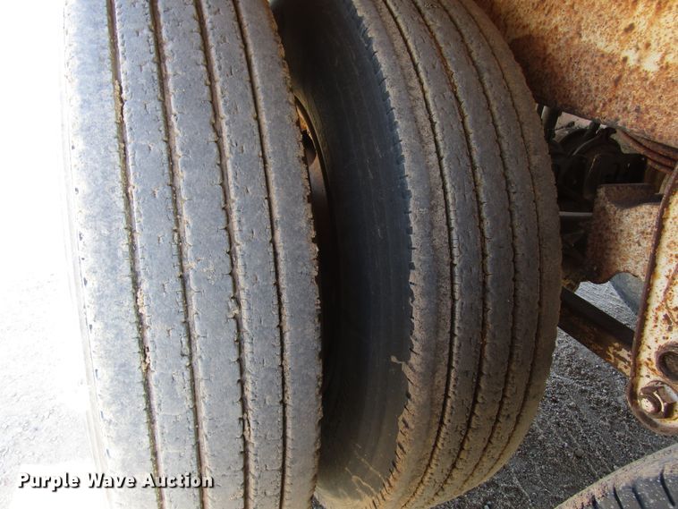 image for item DG0288 2015 KC Trailers KC130 tank trailer