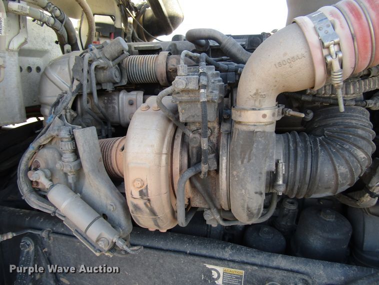 image for item DG0289 2012 Peterbilt 388 semi truck