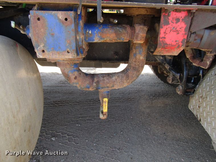 image for item DG0289 2012 Peterbilt 388 semi truck