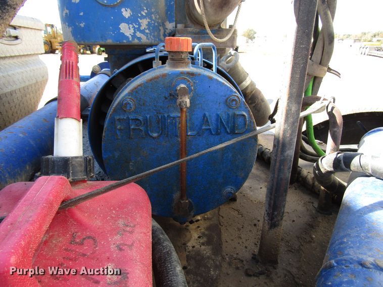 image for item DG0289 2012 Peterbilt 388 semi truck