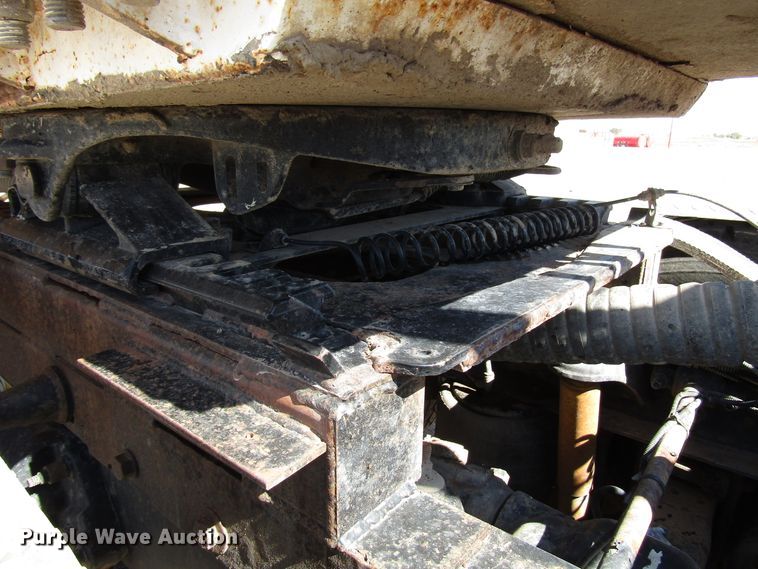 image for item DG0289 2012 Peterbilt 388 semi truck