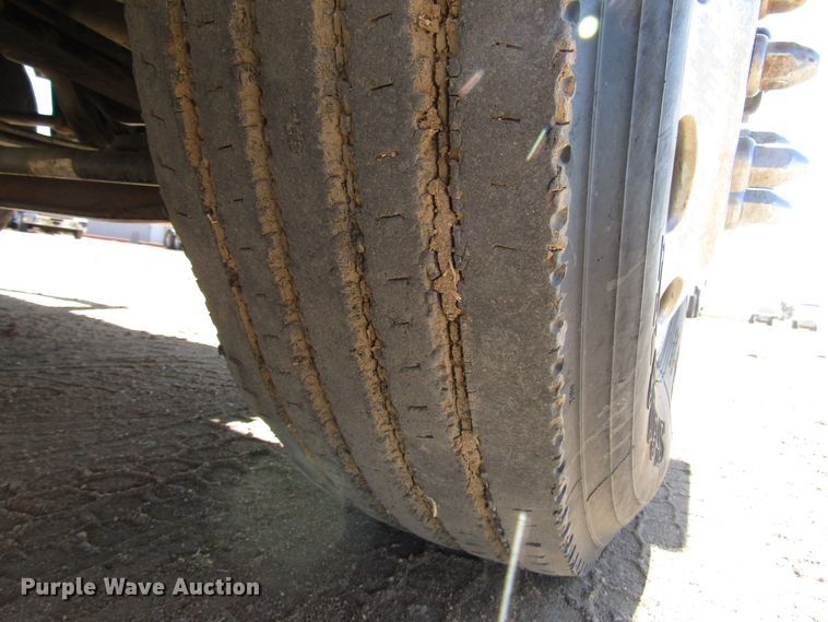 image for item DG0289 2012 Peterbilt 388 semi truck