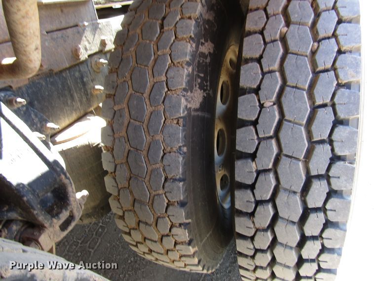 image for item DG0289 2012 Peterbilt 388 semi truck