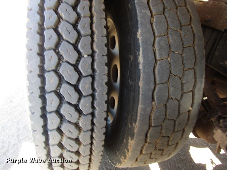 image for item DG0289 2012 Peterbilt 388 semi truck