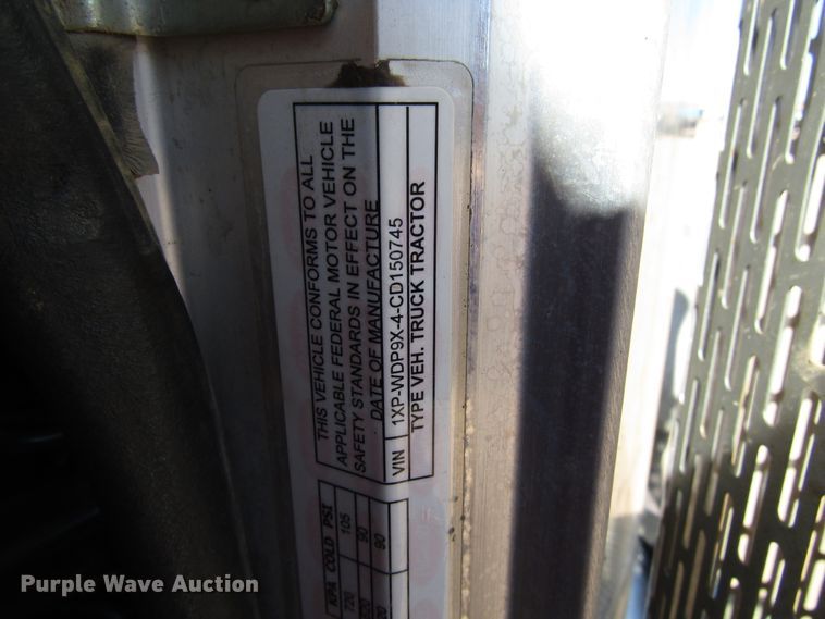 image for item DG0289 2012 Peterbilt 388 semi truck