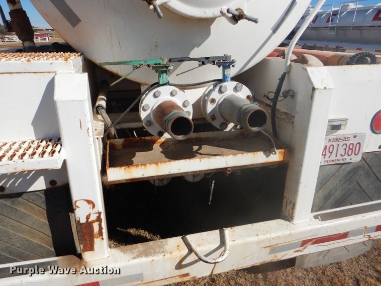 image for item DG0290 2015 KC trailer KC130 vacuum trailer