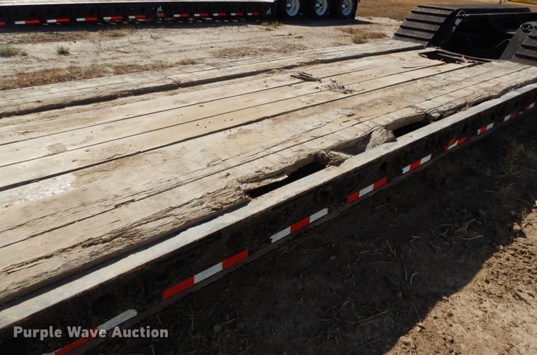 image for item DG0295 2000 Fontaine HRGTT-7-50NGBAW lowboy equipment trailer