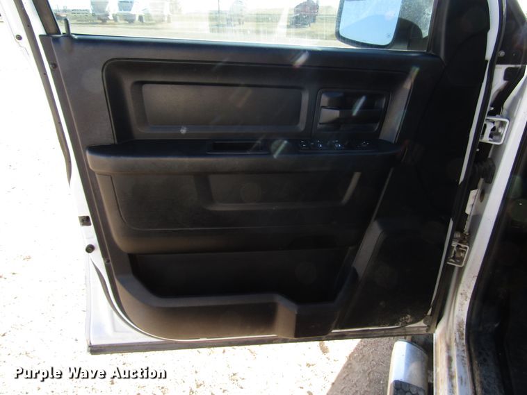 image for item DG0302 2013 Dodge Ram 1500 Crew Cab pickup truck