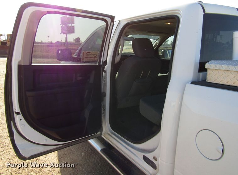 image for item DG0302 2013 Dodge Ram 1500 Crew Cab pickup truck