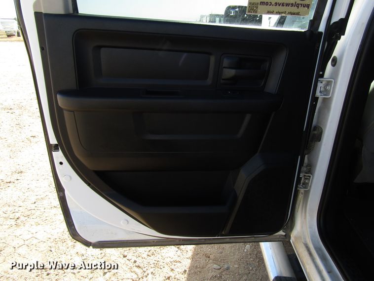 image for item DG0302 2013 Dodge Ram 1500 Crew Cab pickup truck