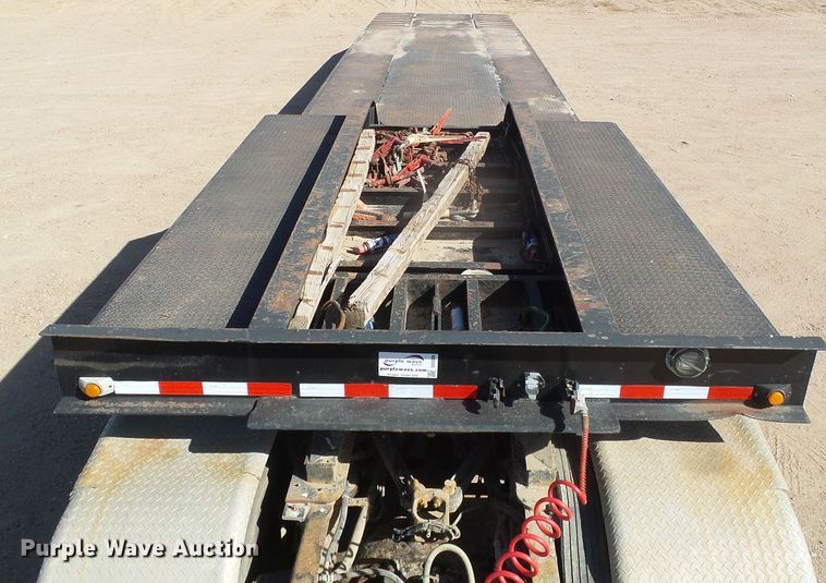image for item DG0308 2001 Fontaine FLT735 drop deck equipment trailer