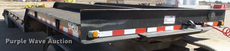 image for item DG0308 2001 Fontaine FLT735 drop deck equipment trailer