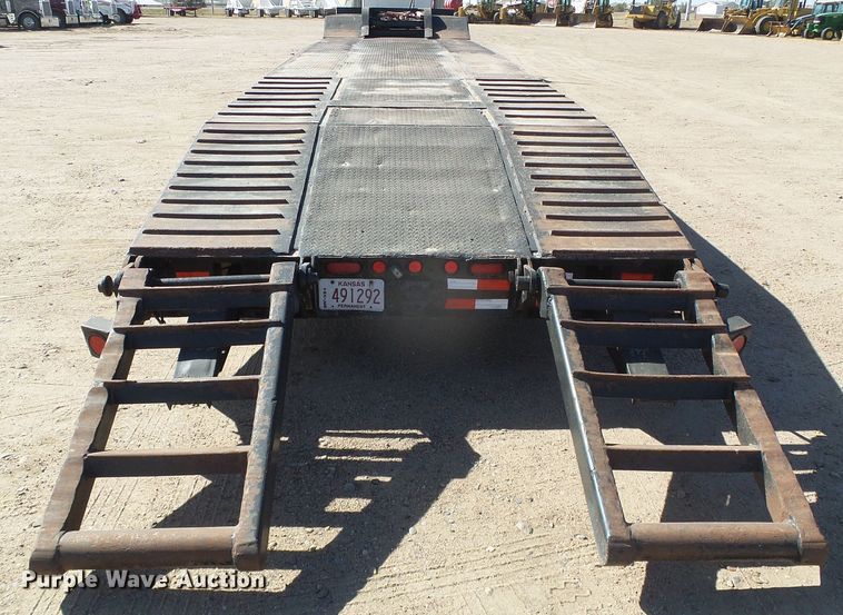 image for item DG0308 2001 Fontaine FLT735 drop deck equipment trailer